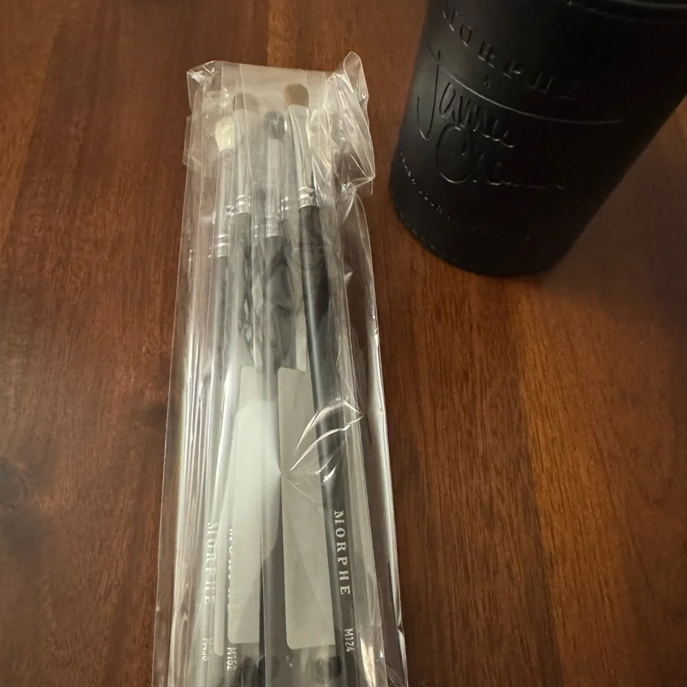Morphe Black Makeup Brush Holder with 7 Brushes